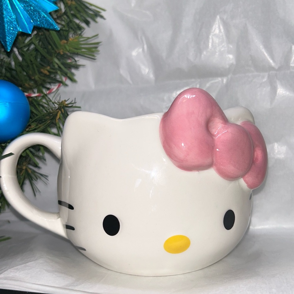 Sanrio Hello Kitty with Pink Bow 2022 Figural Face Head 20 Oz Ceramic